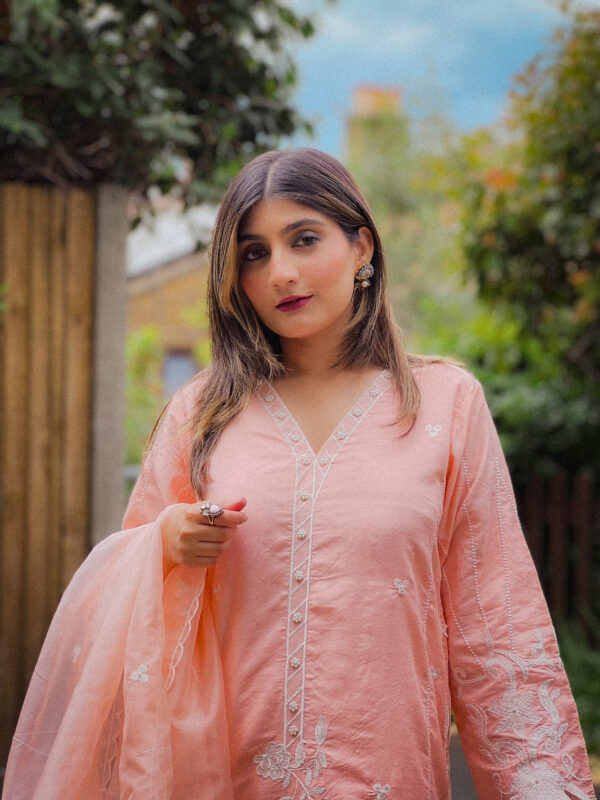 Blush Lux - Image 3