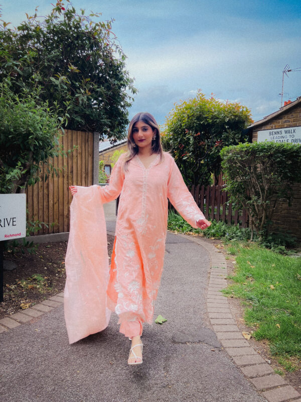 Blush Lux - Image 4